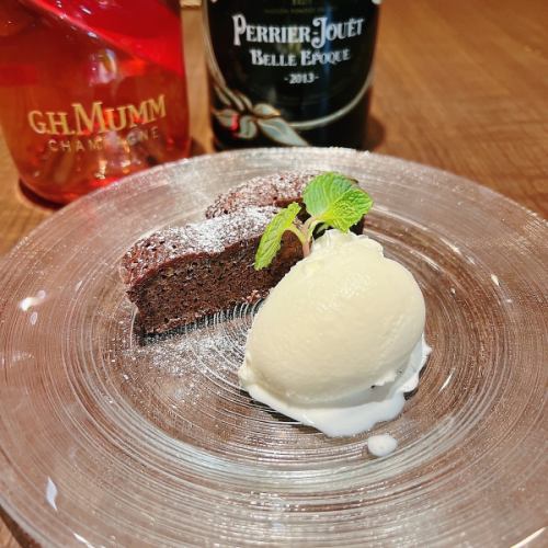 ショコラブラウニーとバニラアイス