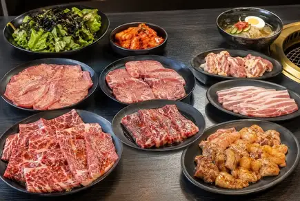 【90分飲み放題付き】タン・カルビ・ハラミ・など、焼肉の定番を一度に味わえる焼肉コース