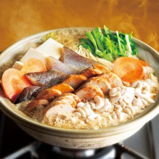 生魚片和安康魚肝火鍋【白】