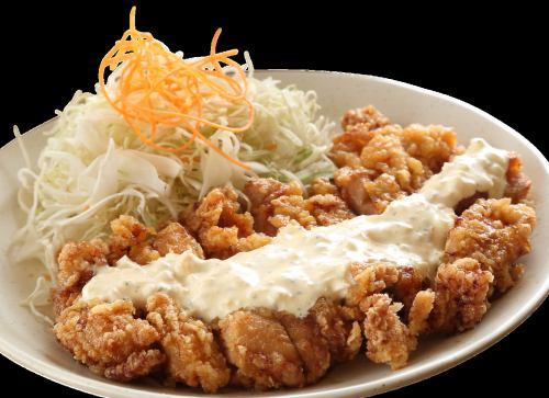 小次郎秘伝のタレと手作りタルタルソースを使用