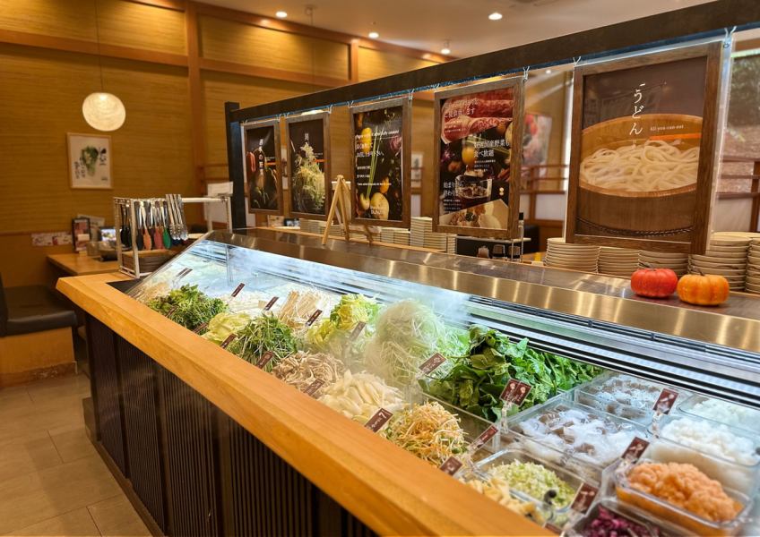 NEW! Buffet corner has been reopened!! The drink bar with 40 different varieties is easy to operate with a touch panel, the ice bar has 12 varieties, there are always more than 30 kinds of vegetables, and the food bar has been transformed into an open and attractive place! During dinner time, there are also unusual dishes such as malatang!