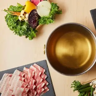 Tender pork and premium chicken [Healthy Pork & Chicken] course! All-you-can-eat. Adults: 2,580 yen.