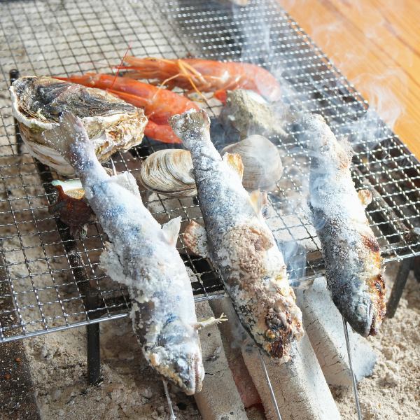 【自分で釣り上げた魚は格別に旨い！】釣り体験がお子様やご家族に大人気☆ヤマメの塩焼き1000円(税込)