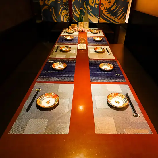 落ち着いた店内でゆっくりとした時間をお過ごしください