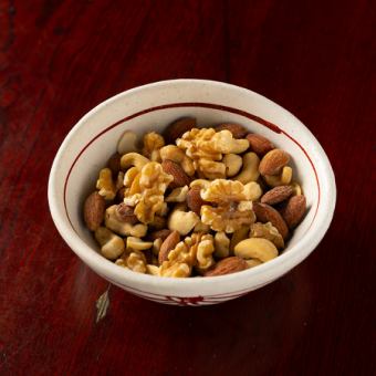 야마가타의 「콩의 이타가키」믹스 너트