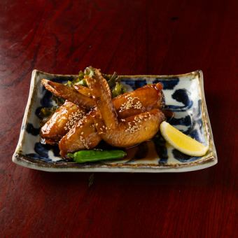 닭 날개 튀김 (4 개) (소금 또는 소스)