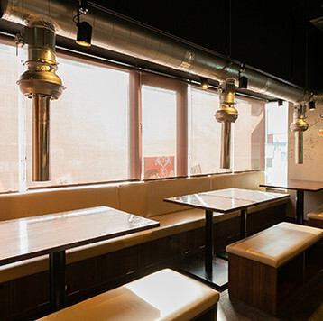 落ち着いた雰囲気の店内で大好きな焼肉をじっくり味わう事ができます！深夜まで営業している為、宴会後の焼肉二次会や残業後の深夜焼肉もお楽しみいただけます！明日への活力チャージは焼肉で決まり！