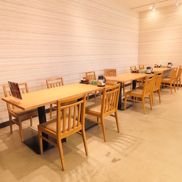 It offers the perfect space for a wonderful time with family and friends.With a total of 20 seats, it has a homey atmosphere and solo visitors are also welcome.