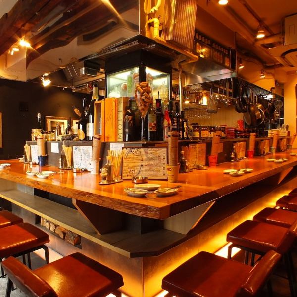 The counter seats in the open kitchen are a cozy space that you can enjoy even if you come alone ♪ You can also see the place where you cook! #Jiyugaoka, charter, banquet, girls-only gathering, birthday, anniversary