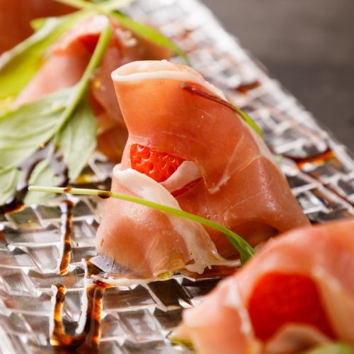 A marriage of prosciutto, seasonal fruits and mascarpone