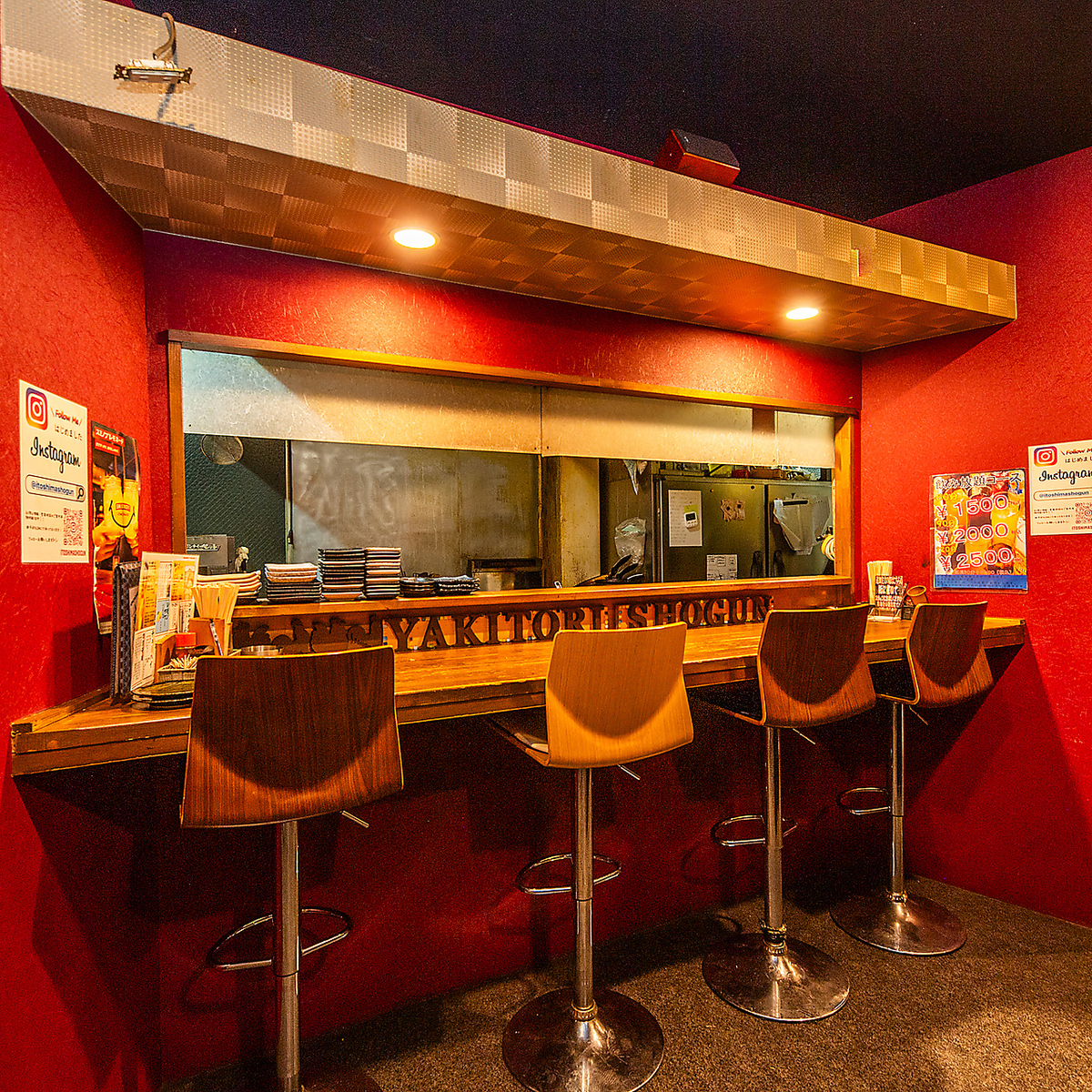 We also have counter seats available, so solo diners are more than welcome!