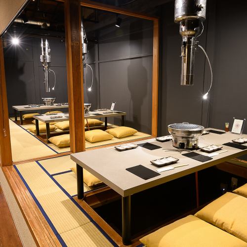 [The semi-private tatami rooms can be connected to accommodate large groups]