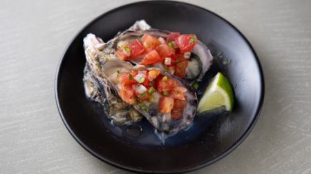 Raw oysters with salsa 2 pieces