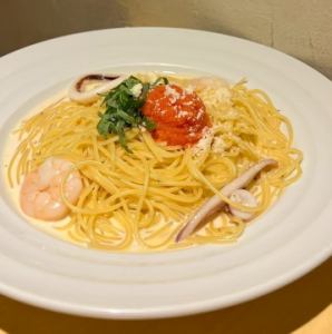 Mentaiko, shrimp and squid in cream sauce