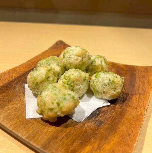 Zeppole ~Fried bread with green laver as a snack~