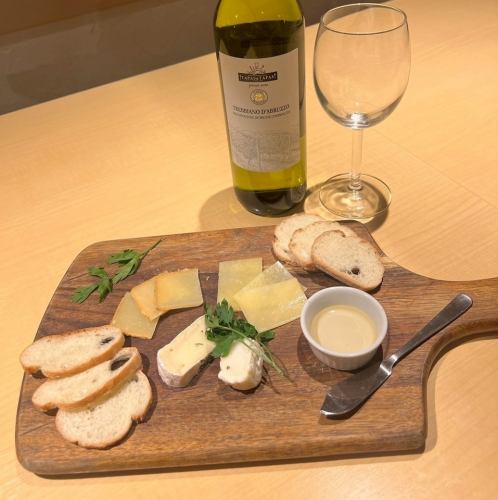 Assorted 4 kinds of cheese