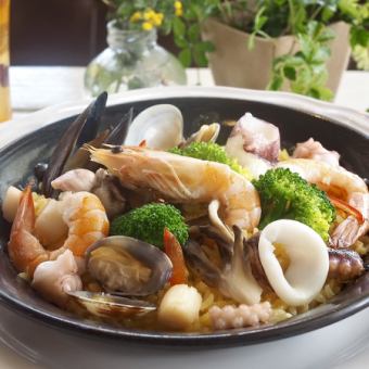[Lunch] Rcafe original seafood paella set ● 1,870 yen