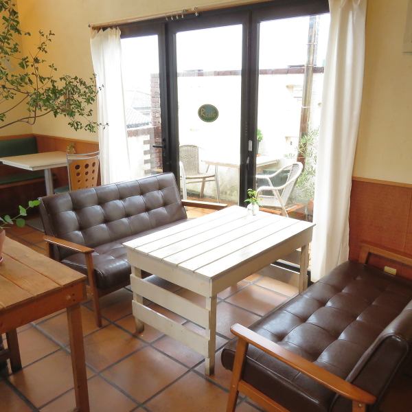 Equipped with comfortable sofa seats for 4 people.Due to its popularity, reservations are required ★