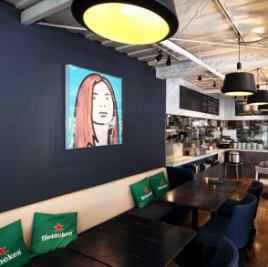 テーブル席（店内）