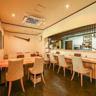 8名様から最大18名様まで、お店の丸ごと貸切のご相談を承ります!歓送迎会や会社規模の宴会、大人数での二次会など、団体様での飲み会に最適なお洒落空間を贅沢に独占できます◎ご予算やコース料理のリクエスト、詳細な人数などはぜひお電話でお気軽にお問い合わせ下さい!特別な夜をスタッフ一同全力でサポートします◎