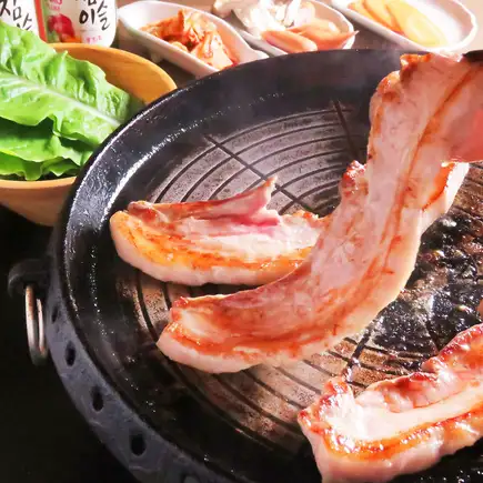 メインがサムギョプサル！海鮮チヂミと青唐辛子餃子が入った贅沢コース2時間飲み放題付き6000円