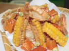Stir-fried prawns and corn spicy