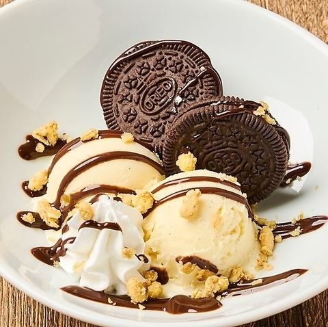 Chocolate Cookie Sundae