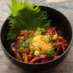 ユッケ風牛ハラミ～韓国だれ～[加熱食肉製品]