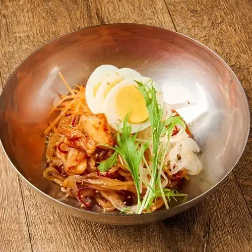 Addictive spicy and delicious cold noodles