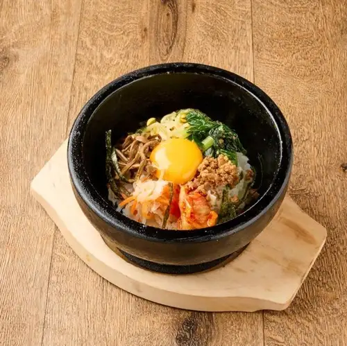 Stone-grilled bibimbap (with soup)
