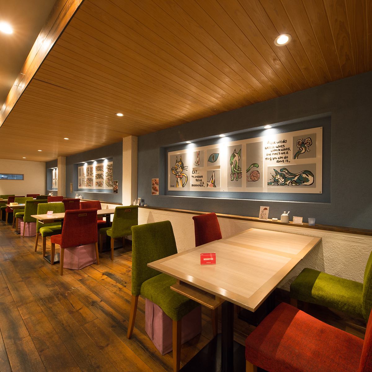 Stylish seats with a wide range of menus from cafe menus to rice dishes★
