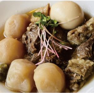 啤酒馆的牛筋炖菜