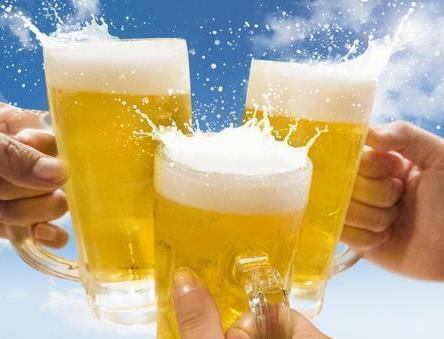 みんなでワイワイ乾杯！！