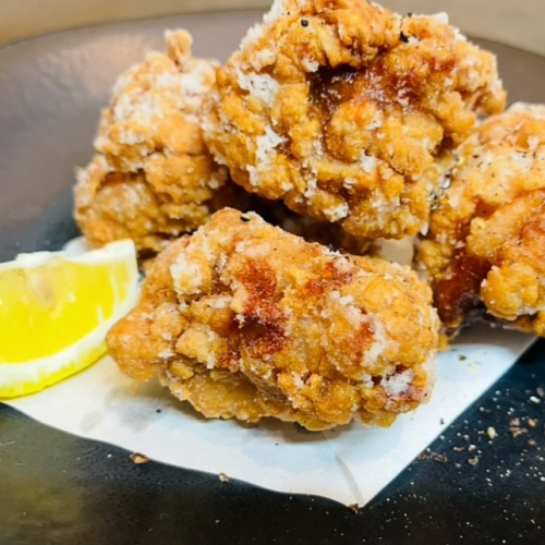 看板メニュー！オープンから16年愛され続ける、注文率ほぼ100％の「わらいや特製からあげ」