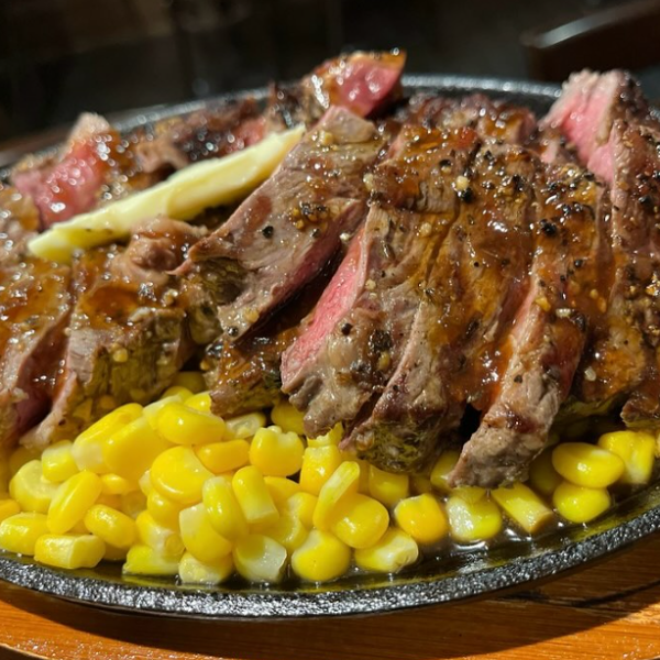 【事前予約制】アツアツの鉄板で味わうボリューム満点「ガッツリ！！1ポンドステーキ」
