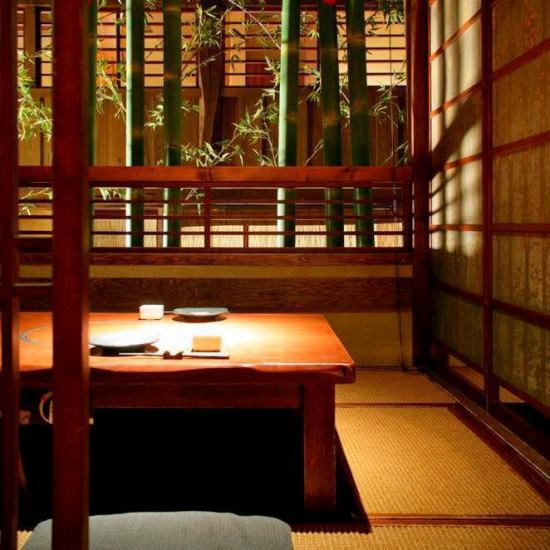 Yakusugi's quaint digging kotatsu private room.The calm interior is ideal for adult dates