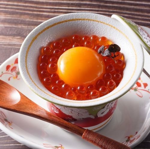 [Tenpo Specialties] Warm egg custard with egg yolk and salmon roe