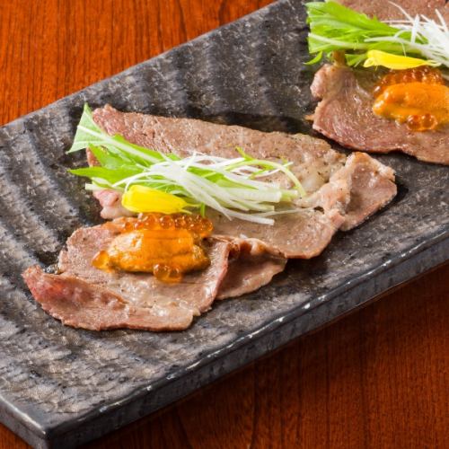 雲丹といくら 牛肩ロースの炙り ”うにく”　