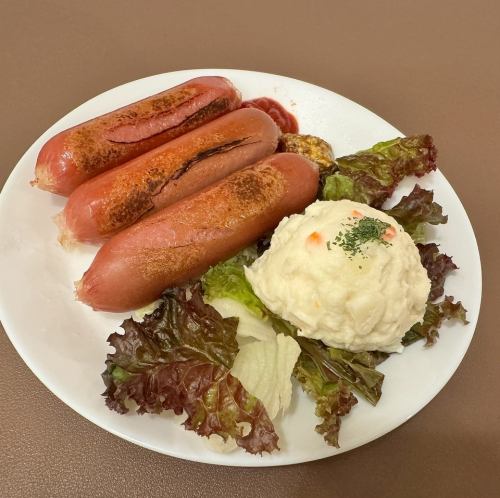 ソーセージとポテトサラダ