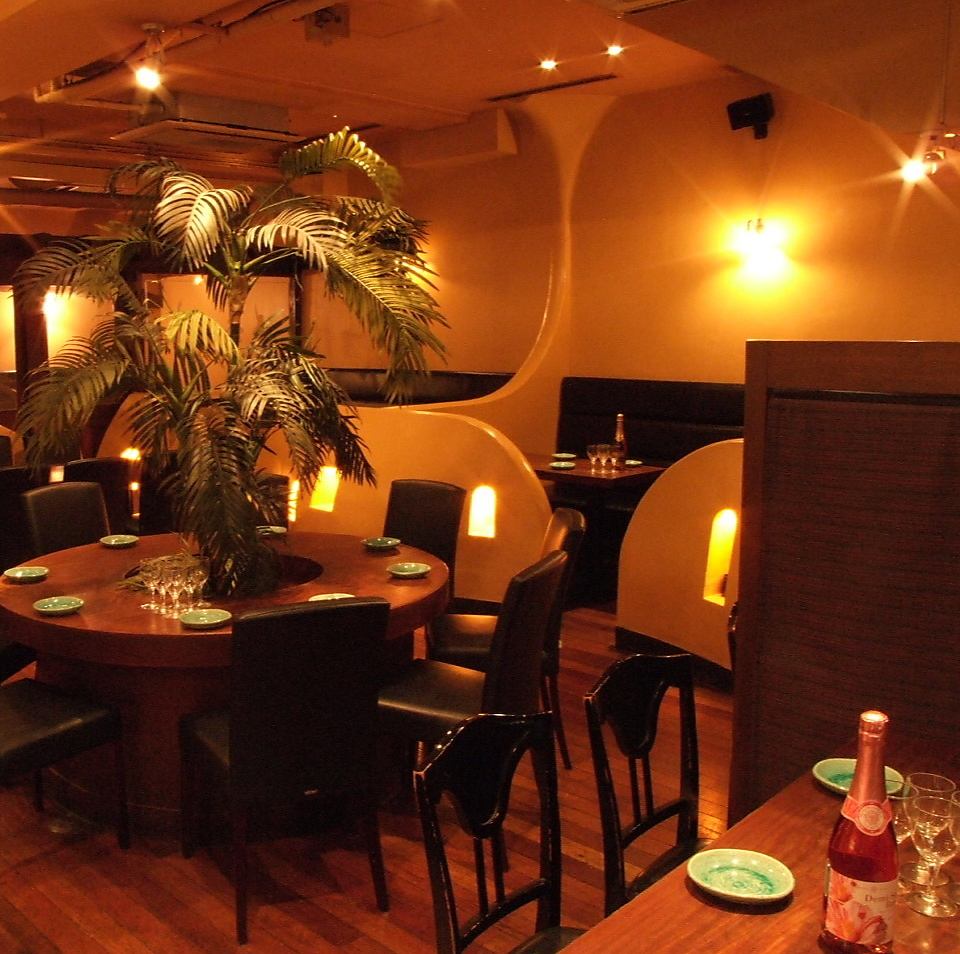 A space created by downlights♪ Reservations are required for the popular kamakura private rooms!