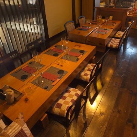 お座敷やテーブルなど多種多様なお席をご用意しております