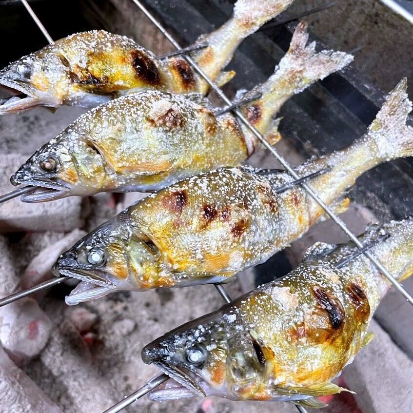 熊本郷土料理をはじめ、季節のお料理と共に地酒を堪能