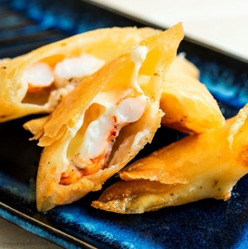 海老とゴルゴンゾーラのチーズ春巻き