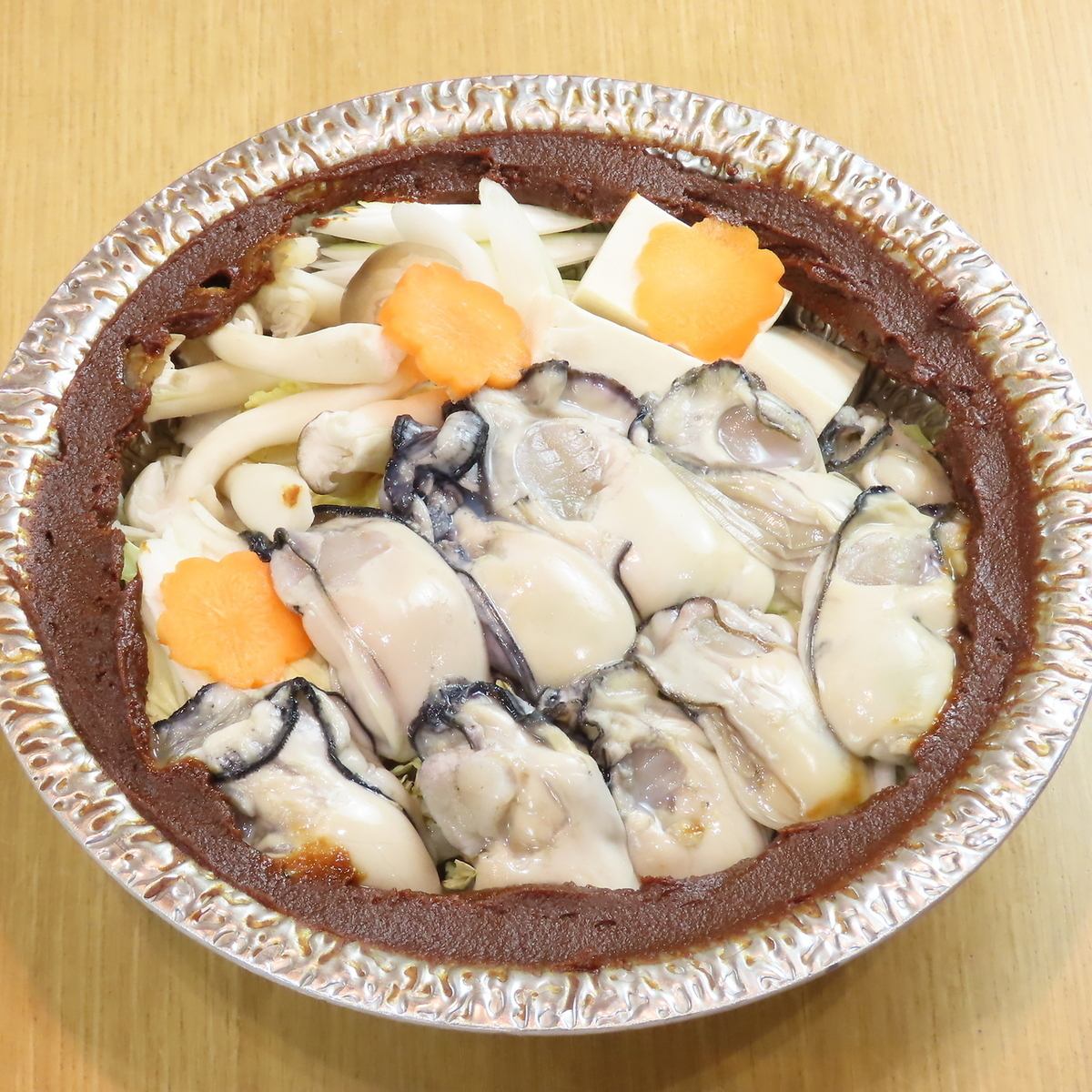 当店名物、広島牡蠣の土手鍋です！