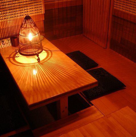 We have a private room available!! You can use it for couples and entertaining guests♪