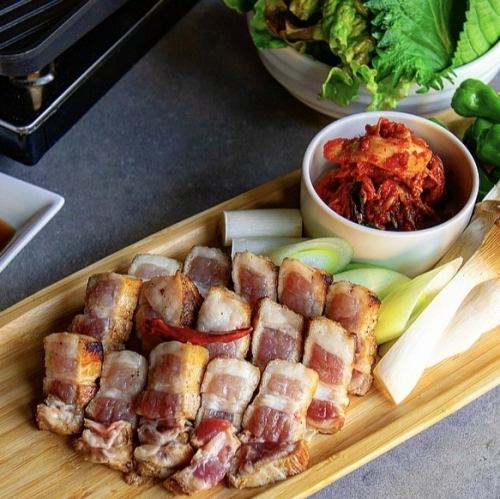 奈良県産ヤマトポークを使用したセルフで焼きサムギョプサル