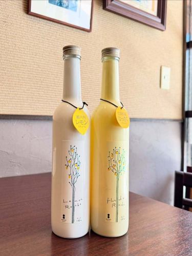 How long will this heat last?
I can't afford to say that, so I'll go for a refreshing citrus liqueur.
This is a liqueur made from hassaku and lemon from Hiroshima Prefecture.
Mix it with soda and enjoy it fizzing.🍋

ypsilon
Tea Caterina 101, 1-16-16 Shinjuku, Shinjuku-ku
TEL 03-6380-4288
Lunch 11:30~14:00LO
Dinner 17:00~23:00 (last order)

#ypsilonitalian #Shinjuku #Shinjukugyoenmae #Shinjukugyoenmae gourmet #Shinjukugyoenmae lunch #dinner #Italian #Shinjuku gourmet #Tokyo gourmet #tokyorestaurants
#I love pasta #daytime drinking #adult sweets #Italian restaurant #trattoria
#Hiroshima Prefecture #Liqueur #🍋 #Hassaku #Sakurao #Highball #Goes well with beer #Shinjuku Gyoen #Restaurant #winelover #🍷#🥃 #🍾 #Delicious food