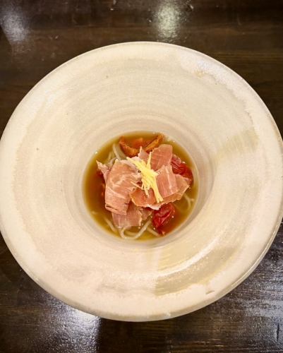 前几天的特别晚餐套餐,
🍾\\ 仲夏夜派对 // 让我们一起度过炎热的夏天吧!
捻。
享用采用夏季应季食材烹制的各种菜单。
八月底了,我们开始感到有点累了。
我们之前已经宣布过 9 月份的特别晚宴将暂停,但是我们还是接到了一个爱的电话,哈哈。
我们决定举办该活动!
9 月 11 日(星期四)和 12 日(星期五)意大利面派对🍝!
更多细节将很快再次公布。
伊普西隆
新宿区新宿1-16-16 Tear Katerina 101
TEL 03-6380-4288
午餐 11:30~14:00LO
晚餐 17:00~23:00LO
#ypsilonitalian #新宿 #新宿御苑前 #新宿御苑前美食 #新宿御苑前午餐 #晚餐 #意大利 #新宿美食 #东京美食 #tokyorestaurants
#我爱意大利面 #白天喝酒 #成人甜点 #意大利餐厅 #小餐馆
#特别晚餐套餐 #夏季食材 #高球 #适合啤酒 #新宿御苑 #餐厅 #Winelover #🍷#🥃 #🍾 #美味佳肴