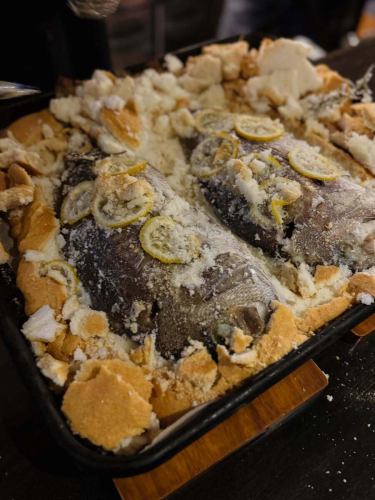 烤咸鲷鱼。
它放在热盘子上🐟
天气渐渐冷了,正是享用热食的最佳季节。
我们期待为您提供热情周到的美味佳肴。
伊普西隆
新宿区新宿1-16-16 Tea Caterina 101
TEL 03-6380-4288
午餐 11:30~14:00 (LO)
晚餐时间:17:00~23:00(最后点餐时间)
#ypsilonitalian #新宿 #新宿御苑前 #新宿御苑前美食 #新宿御苑前午餐 #晚餐 #意大利 #新宿美食 #东京美食 #tokyorestaurants
#我爱意面 #白天喝酒 #成人甜点 #意大利餐厅 #小餐馆
#特色晚餐套餐 #高球鸡尾酒 #搭配啤酒的完美之选 #新宿御苑 #餐厅 #葡萄酒爱好者 #🍷 #🥃 #🍾 #美味佳肴