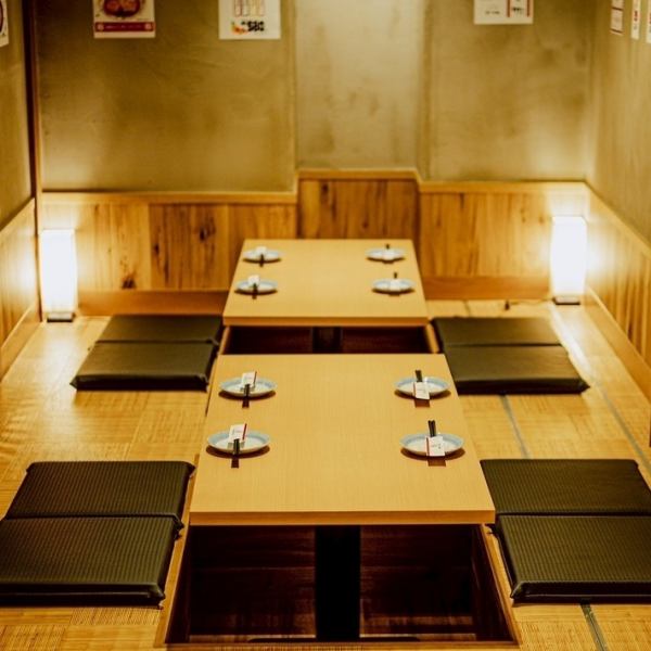 【渋谷の仲間内の飲み会は自信あり◎】飲み放題付きコース2500円~。食べ放題2750円~。飲み放題555円~!!空間よし、味良し、ドリンク早い!そんなお店を全員で目指しています!渋谷駅での女子会、合コン、会社宴会、仲間との飲み会は餃子酒場 肉汁とっつぁん渋谷センター街店にお任せ◎渋谷駅徒歩1分♪